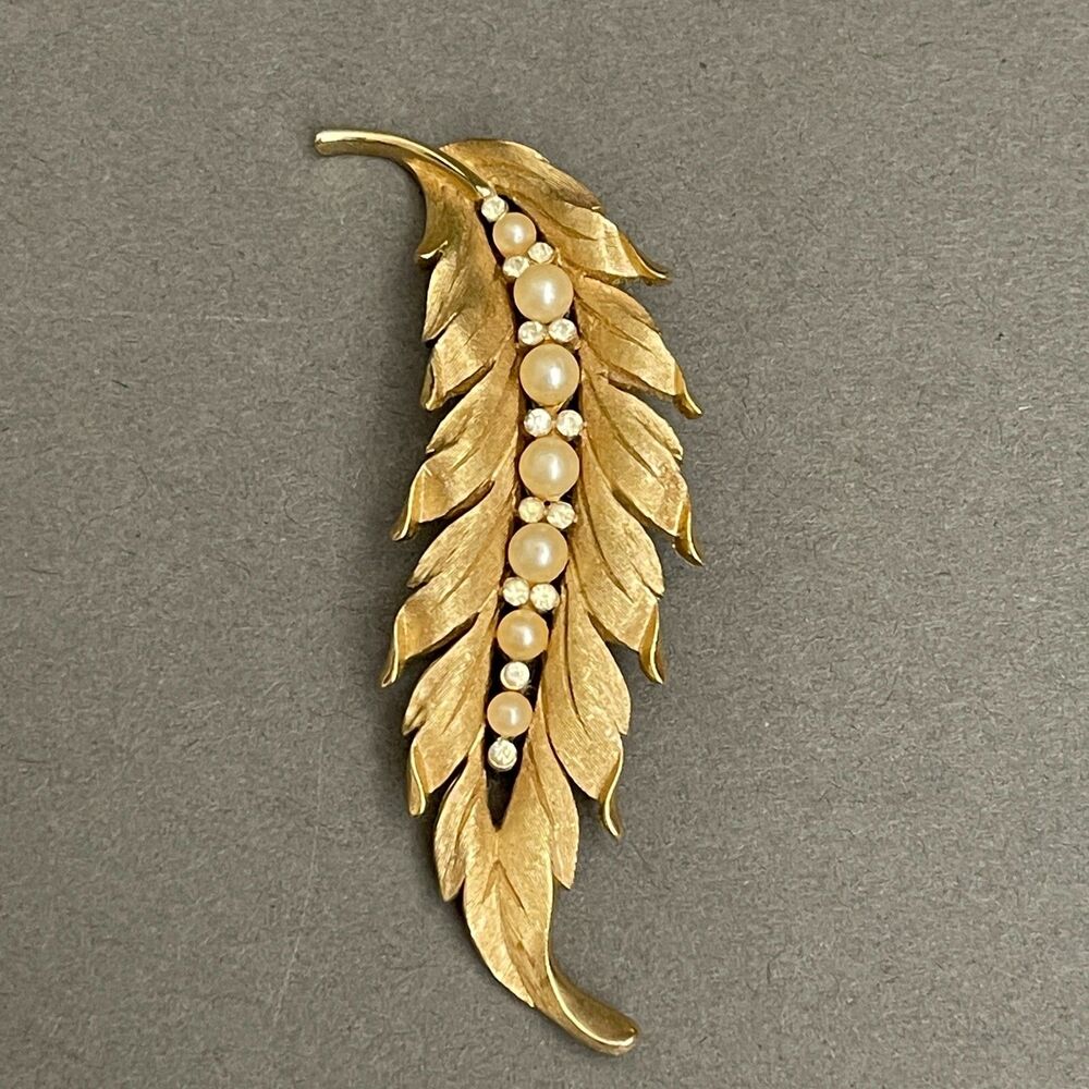 Vintage Trifari Crown Gold-tone Faux Pearl Leaf Women's Brooch